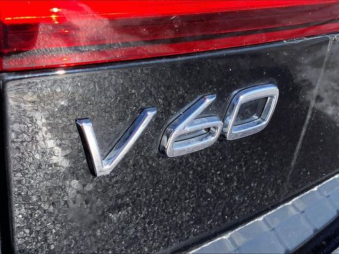 Used 2026 Volvo V60 B5 Cross Country Plus w/ Protection Package Premier image 31