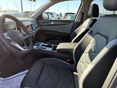 New 2026 Volkswagen Atlas Peak Edition AWD/4WD image 10