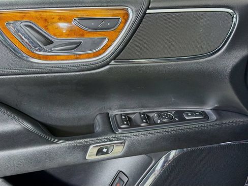 Used 2018 Lincoln Continental Select FWD image 23