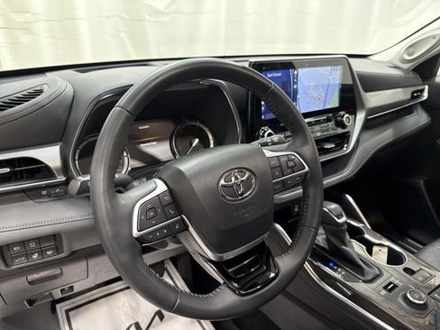 Used 2022 Toyota Highlander Platinum AWD/4WD image 27
