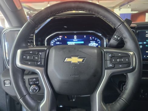 Used 2025 Chevrolet Silverado 1500 LT image 24