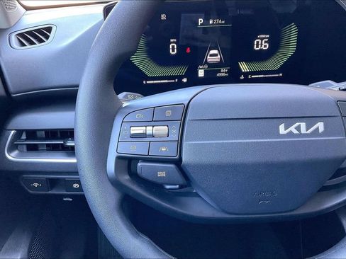 Used 2025 Kia K4 FWD image 17