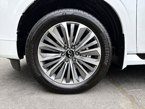 New 2026 INFINITI QX80 Luxe w/ Cargo Package AWD/4WD image 8