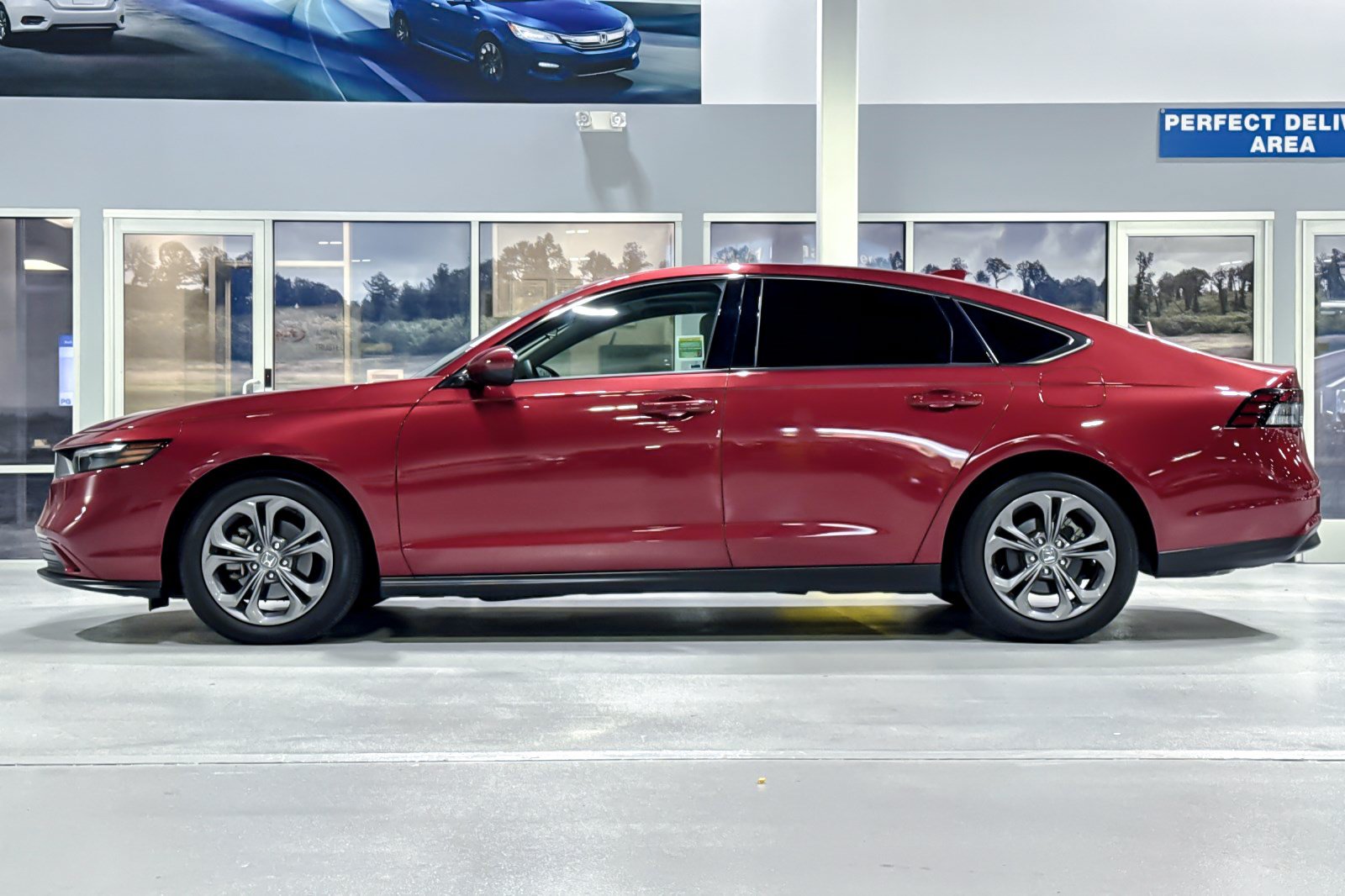 Used 2024 Honda Accord EX image 2