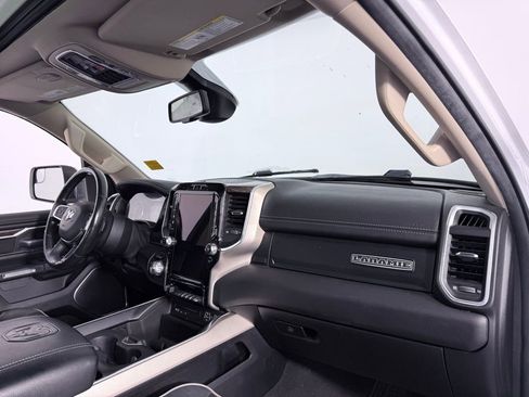 Used 2019 RAM 1500 Laramie image 27
