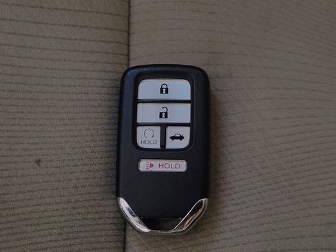 Used 2016 Honda Accord EX image 32
