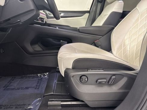 Used 2024 Volkswagen Atlas Cross Sport SEL Premium R-Line image 20