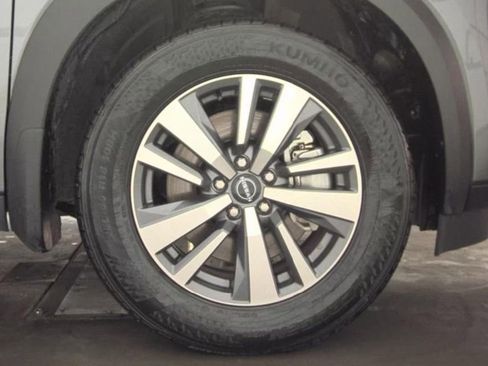 Used 2025 Nissan Pathfinder SL w/ Cargo Package image 10