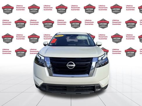 Certified 2024 Nissan Pathfinder SV image 11