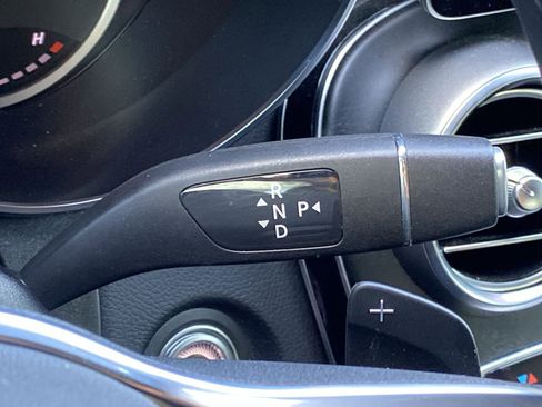 Used 2020 Mercedes-Benz GLC 300 image 19