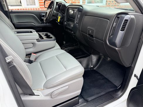 Used 2018 Chevrolet Silverado 2500 W/T AWD/4WD image 28