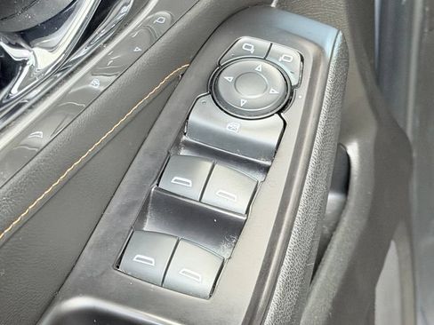 Used 2019 Chevrolet Traverse LS FWD image 11