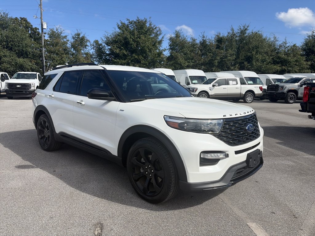 Certified 2024 Ford Explorer ST-Line w/ Class IV Trailer Tow Package RWD image 9