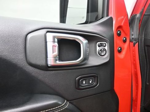 Used 2018 Jeep Wrangler Unlimited Rubicon AWD/4WD image 12