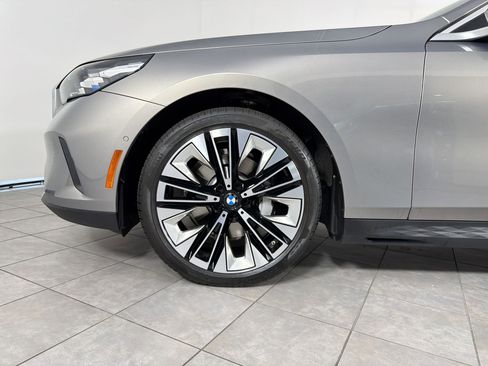 Certified 2025 BMW 530i RWD image 11