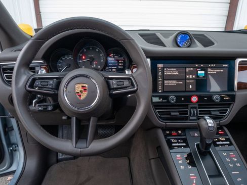Used 2023 Porsche Macan image 22