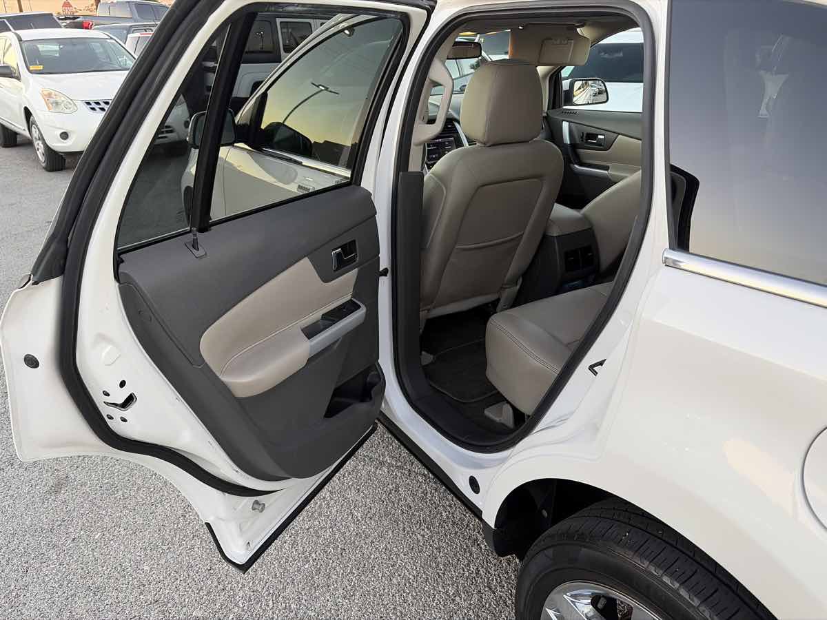 Used 2013 Ford Edge Limited FWD image 11