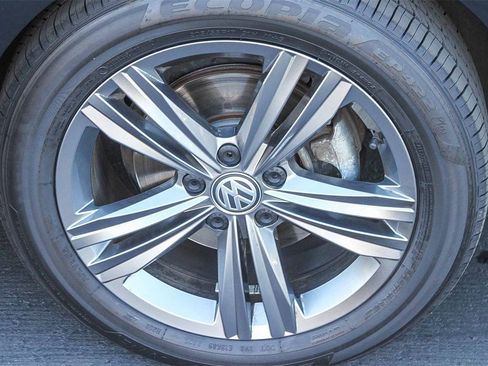 Used 2020 Volkswagen Jetta R-Line w/ R-Line Cold Weather Package image 12