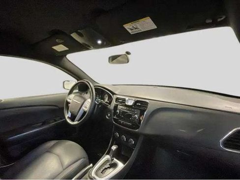 Used 2013 Chrysler 200 Touring FWD image 16