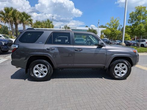 Used 2021 Toyota 4Runner SR5 Premium w/ Moonroof Package RWD image 3