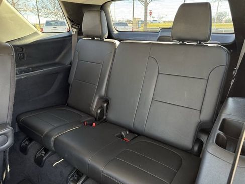 Used 2020 Chevrolet Traverse RS w/ LPO, Floor Liner Package image 32