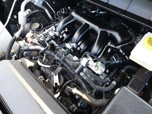 Certified 2025 Nissan Pathfinder SV FWD image 28