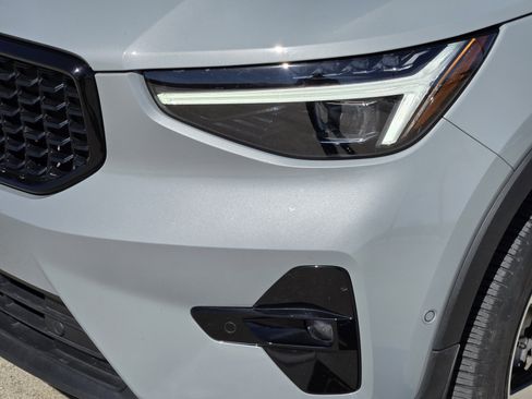 Used 2024 Volvo XC40 B5 Ultimate w/ Protection Package Premier image 14