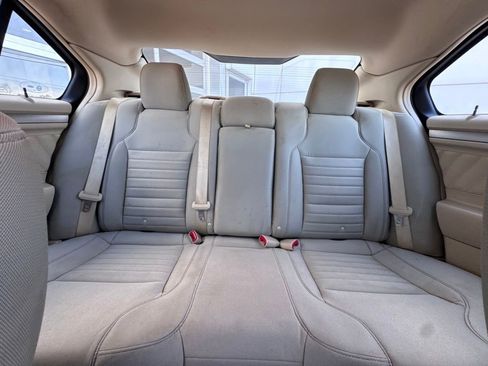 Used 2018 Ford Taurus SE FWD image 24