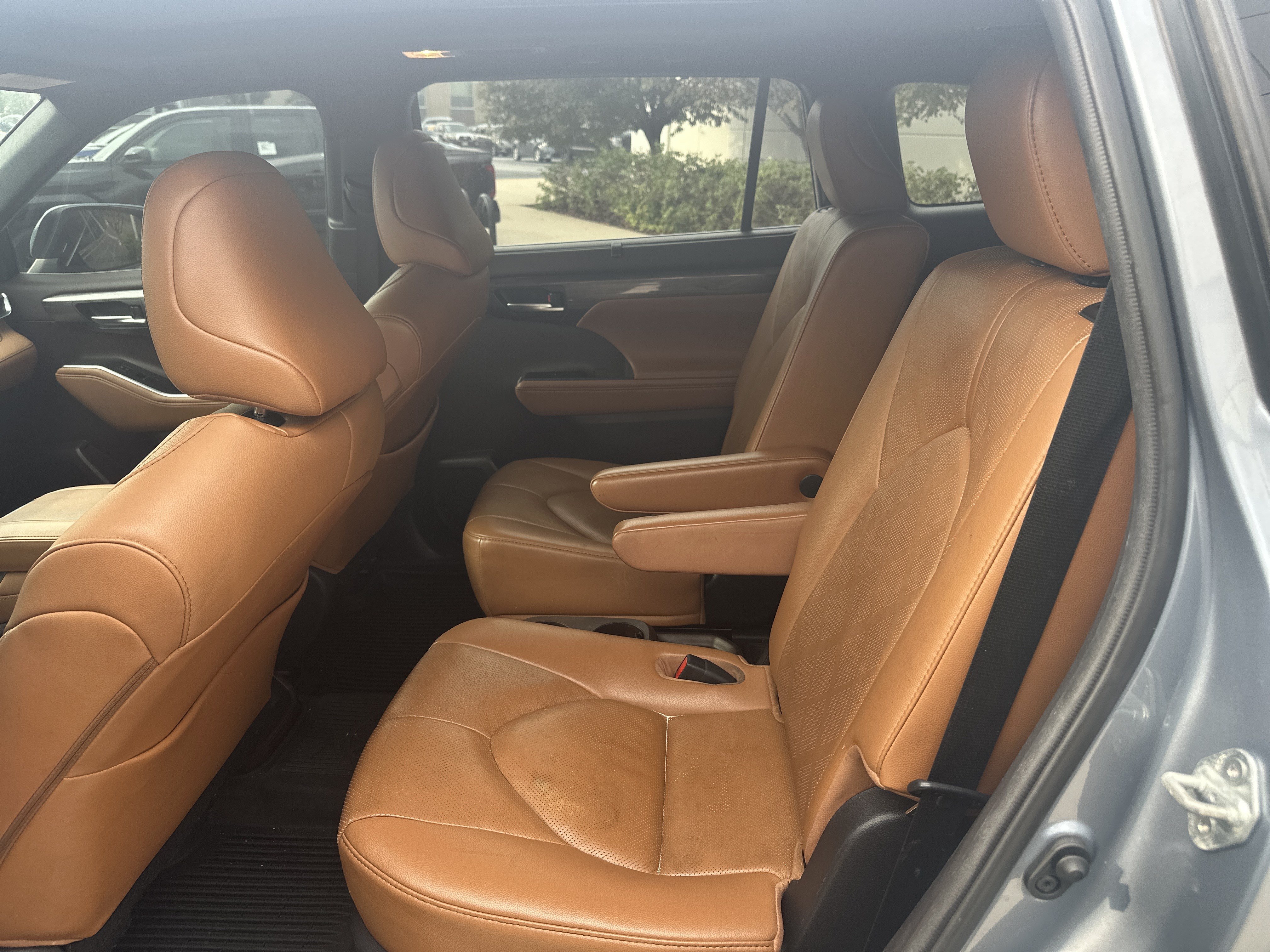 Used 2021 Toyota Highlander Platinum AWD/4WD image 27
