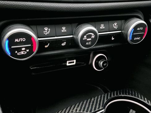 Used 2023 Alfa Romeo Giulia Quadrifoglio RWD image 30