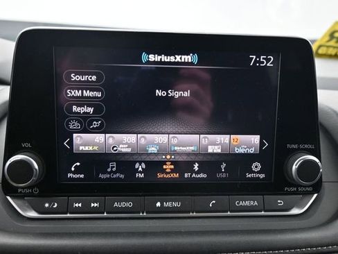 Used 2025 Nissan Rogue SV AWD/4WD image 21