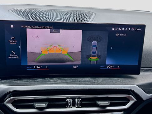 Used 2024 BMW 430i Coupe w/ M Sport Package RWD image 10