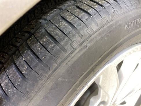 Used 2022 Chevrolet Malibu LT image 23