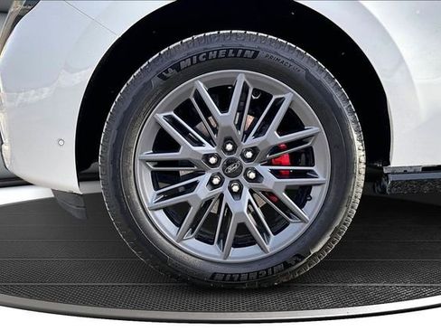 Used 2025 Ford Expedition Max Platinum w/ Stealth Performance Package image 33