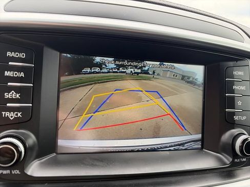 Used 2019 Kia Sorento L FWD image 13