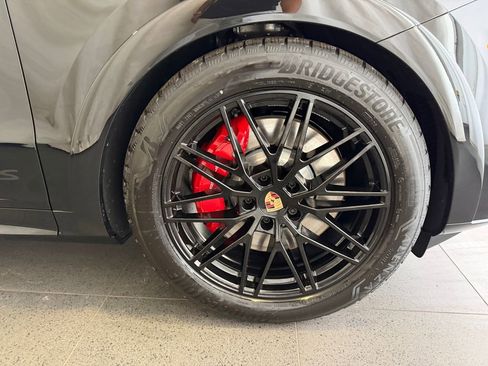 New 2026 Porsche Cayenne GTS AWD/4WD image 13