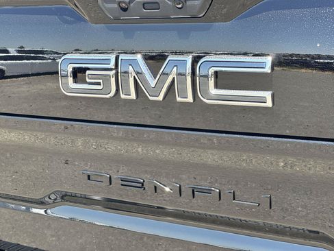 New 2026 GMC Sierra 1500 Denali Ultimate w/ LPO, Black Badging Package AWD/4WD image 28