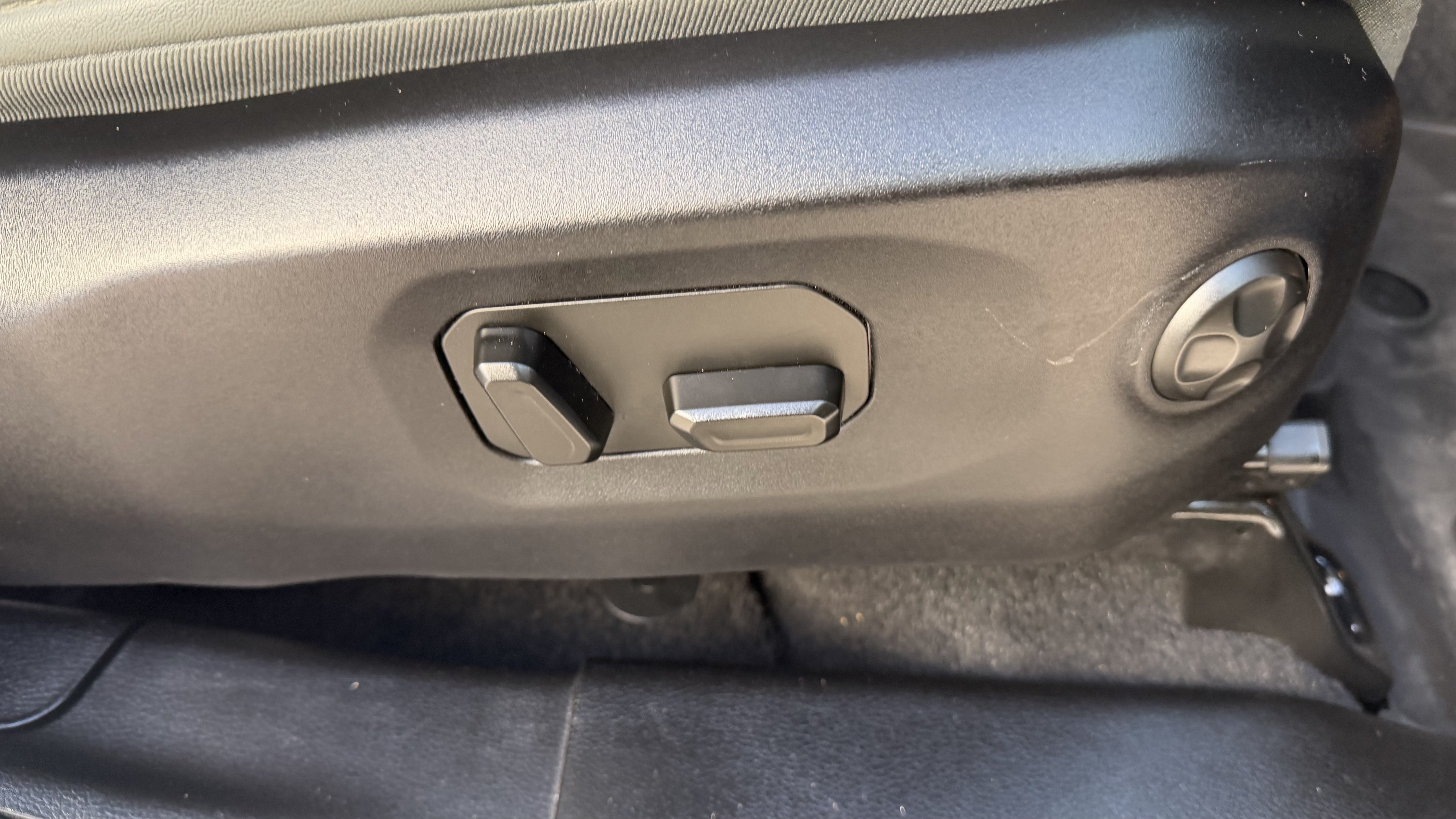 Used 2024 Jeep Gladiator Mojave AWD/4WD image 34