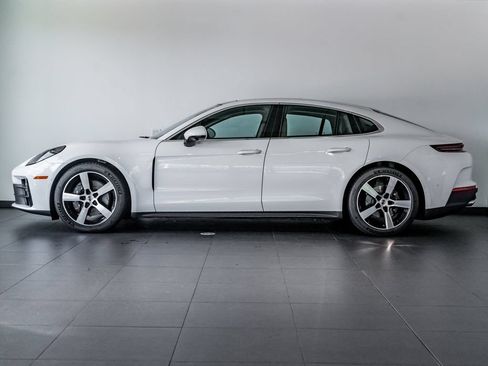 Certified 2025 Porsche Panamera 4 AWD/4WD image 2