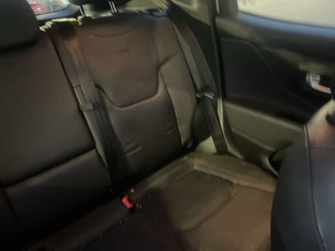 Used 2019 Jeep Renegade Trailhawk image 18