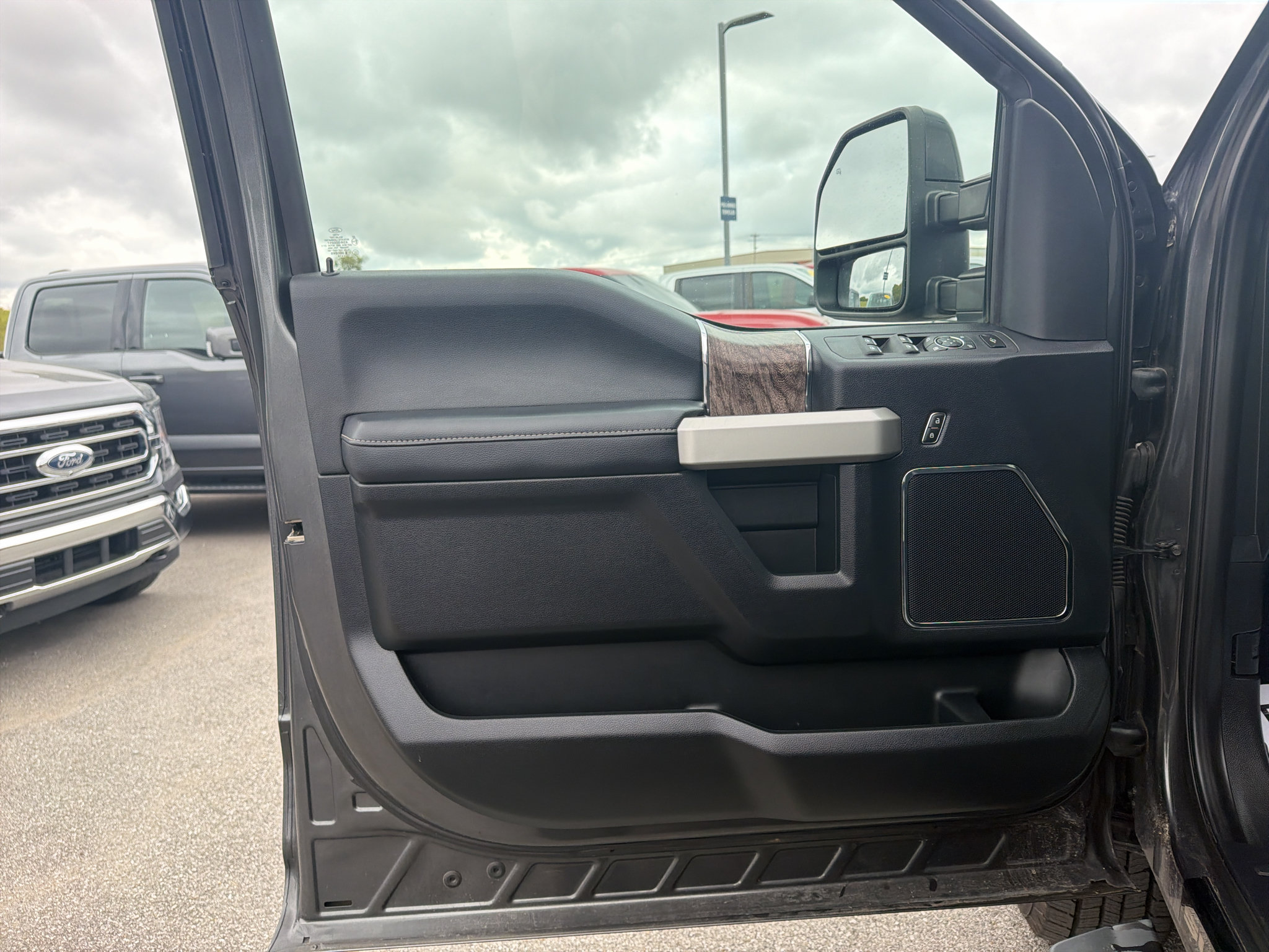 Used 2019 Ford F250 Lariat AWD/4WD image 9