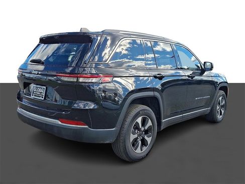 Used 2023 Jeep Grand Cherokee 4WD 4xe w/ Luxury Tech Group II image 7