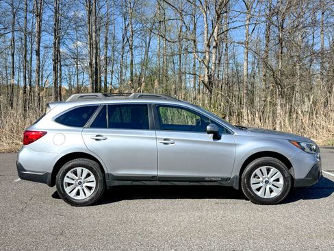 Used 2018 Subaru Outback 2.5i Premium AWD/4WD image 7
