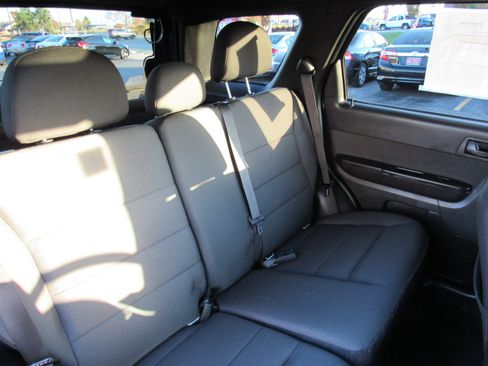 Used 2010 Ford Escape XLT image 24