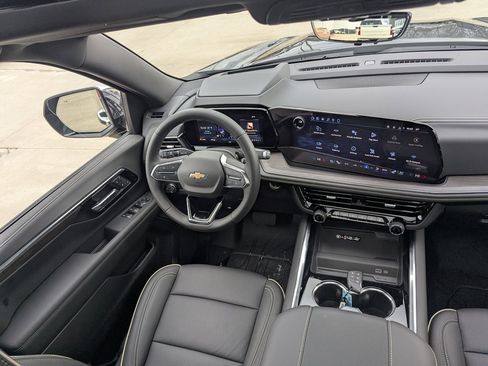 New 2026 Chevrolet Suburban Premier image 21