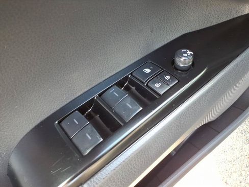 Used 2025 Toyota Camry SE FWD image 18