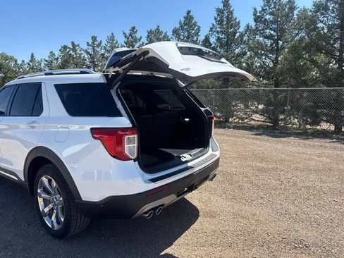 Used 2020 Ford Explorer Platinum w/ Premium Technology Package AWD/4WD image 34