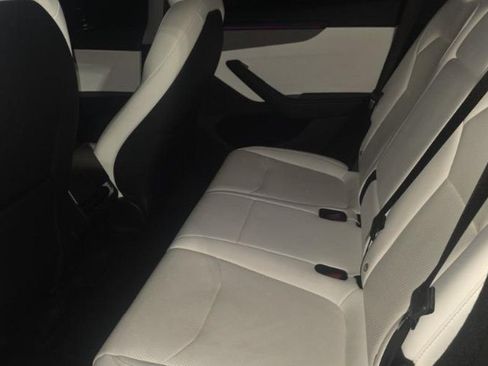 Used 2026 Tesla Model Y Long Range RWD image 6