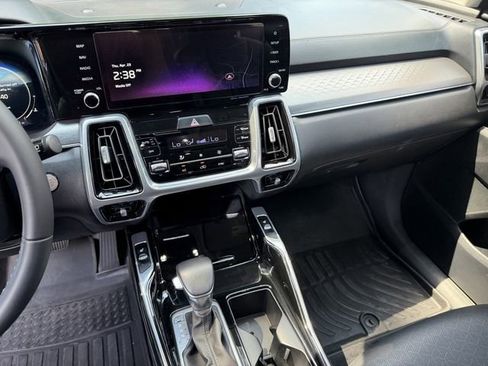 Certified 2023 Kia Sorento SX FWD image 18