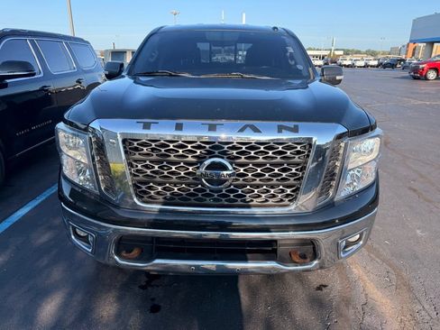 Used 2018 Nissan Titan 4x4 Crew Cab image 9